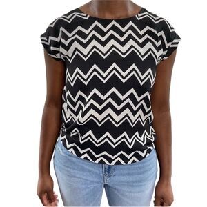 2/$20 Pink Republic brand Black White Chevron Zigzag Print Blouse, XS